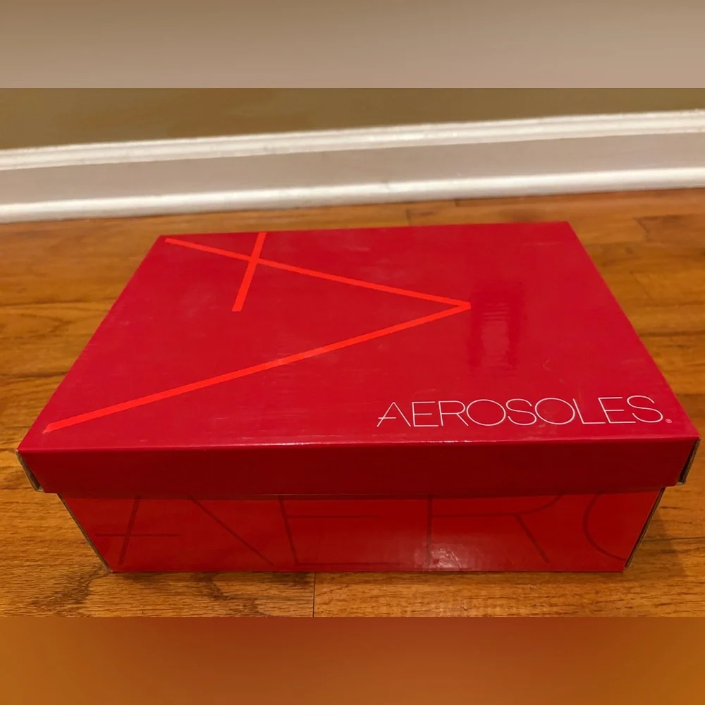 AEROSOLES chic cream